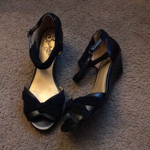 Seychelles wrap ankle wedges